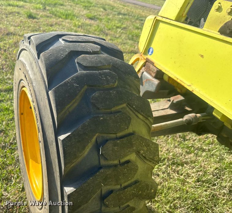 image for item EQ1314 2001 New Holland LB75B backhoe