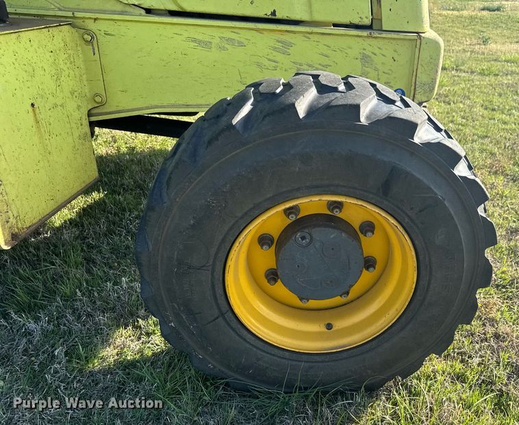 image for item EQ1314 2001 New Holland LB75B backhoe