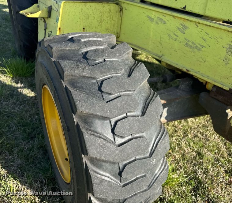 image for item EQ1314 2001 New Holland LB75B backhoe