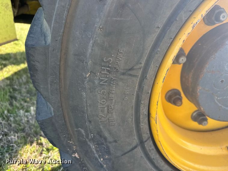 image for item EQ1314 2001 New Holland LB75B backhoe