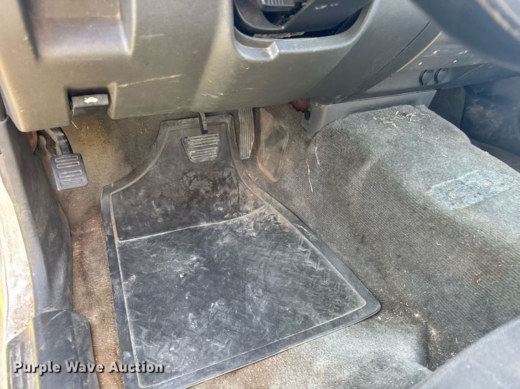 image for item EQ1315 2006 Chevrolet Colorado Crew Cab pickup truck