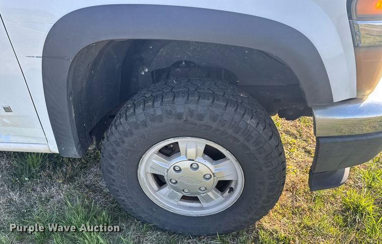 image for item EQ1315 2006 Chevrolet Colorado Crew Cab pickup truck