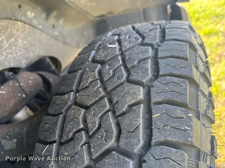 image for item EQ1315 2006 Chevrolet Colorado Crew Cab pickup truck