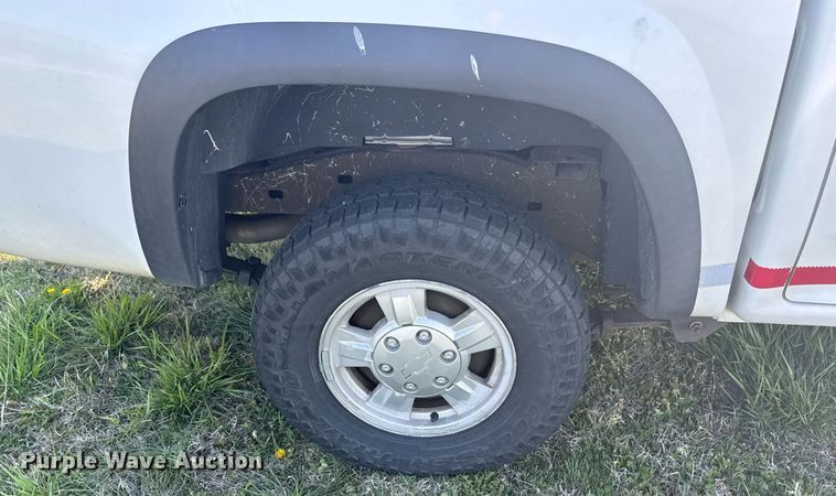 image for item EQ1315 2006 Chevrolet Colorado Crew Cab pickup truck