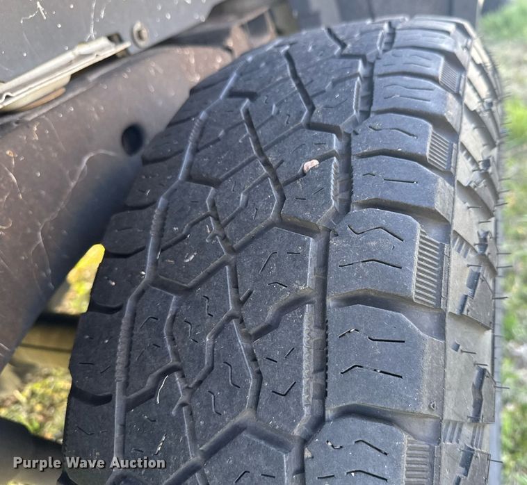 image for item EQ1315 2006 Chevrolet Colorado Crew Cab pickup truck