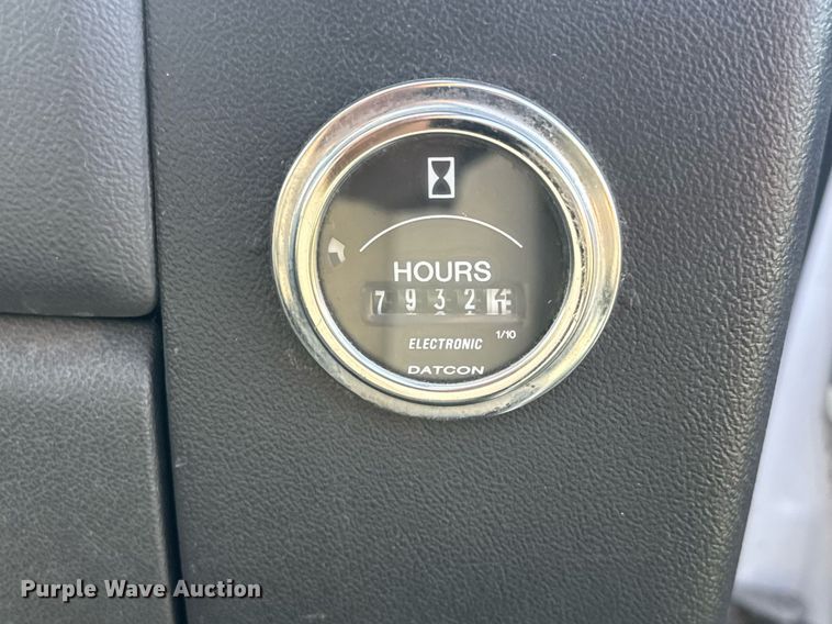 image for item EQ1315 2006 Chevrolet Colorado Crew Cab pickup truck