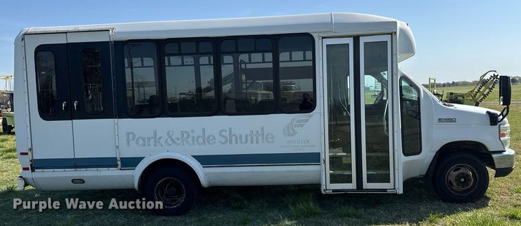 image for item EQ1316 2016 Eldorado Aerotech E450 shuttle bus