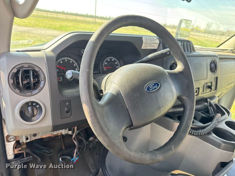 image for item EQ1316 2016 Eldorado Aerotech E450 shuttle bus