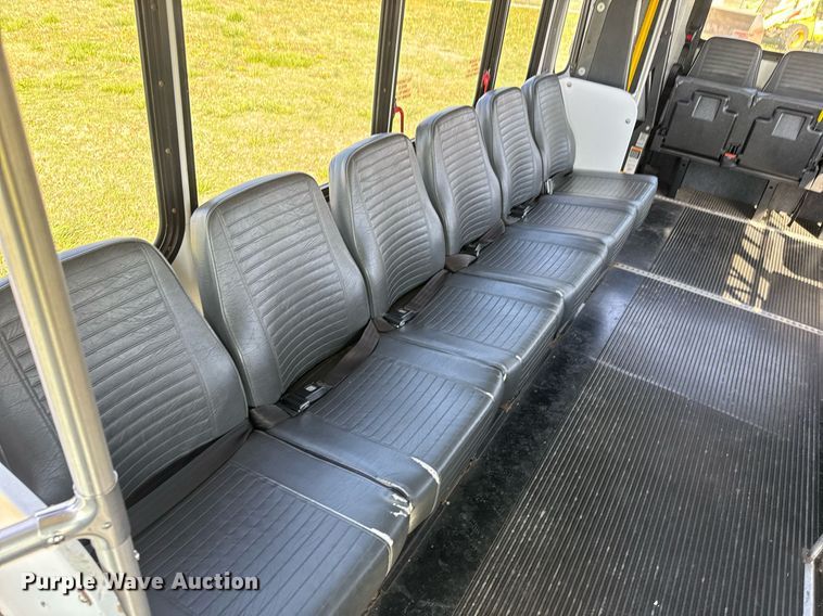 image for item EQ1316 2016 Eldorado Aerotech E450 shuttle bus