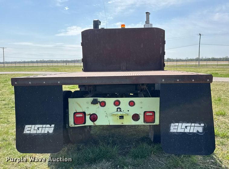 image for item EQ1317 1995 Ford CF7000 dump flatbed truck