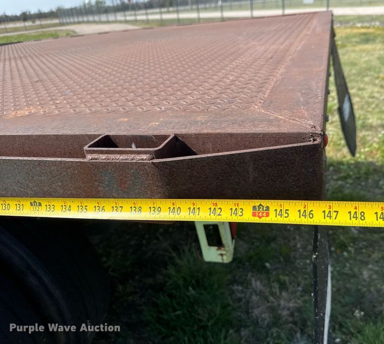 image for item EQ1317 1995 Ford CF7000 dump flatbed truck