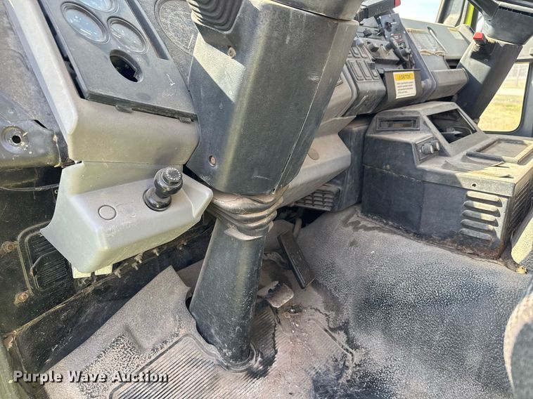 image for item EQ1317 1995 Ford CF7000 dump flatbed truck