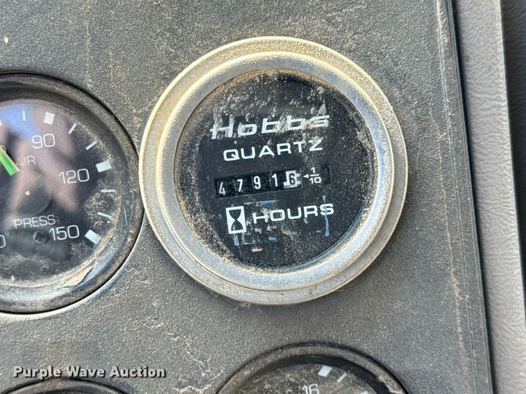 image for item EQ1317 1995 Ford CF7000 dump flatbed truck