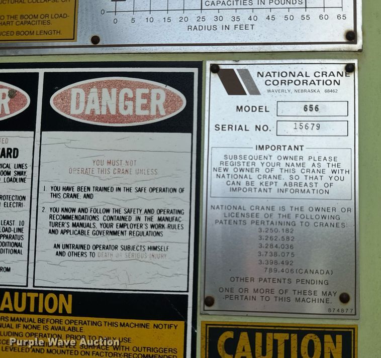 image for item EQ1322 1983 Ford L800 flatbed truck