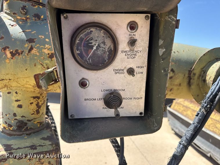 image for item EQ1325 1986 Sicard SW112RM sweeper