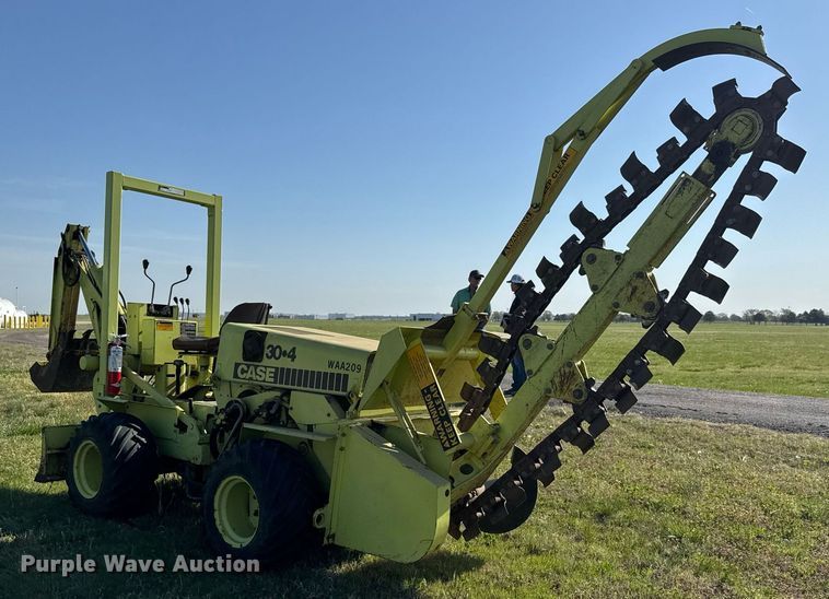 image for item EQ1326 1985 Case 30 + 4 trencher