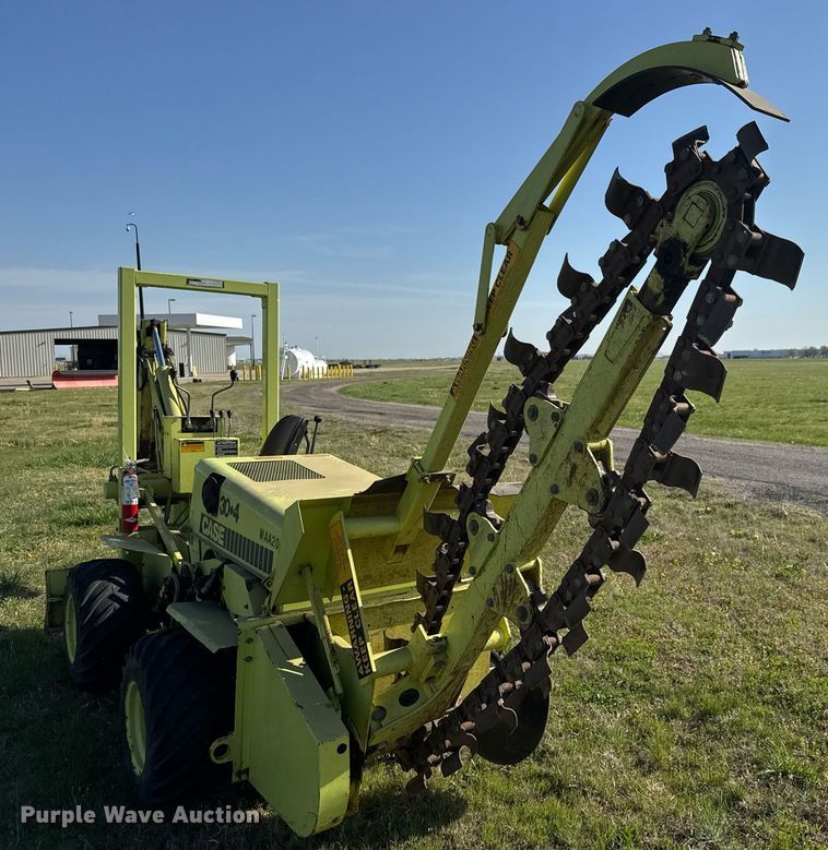 image for item EQ1326 1985 Case 30 + 4 trencher