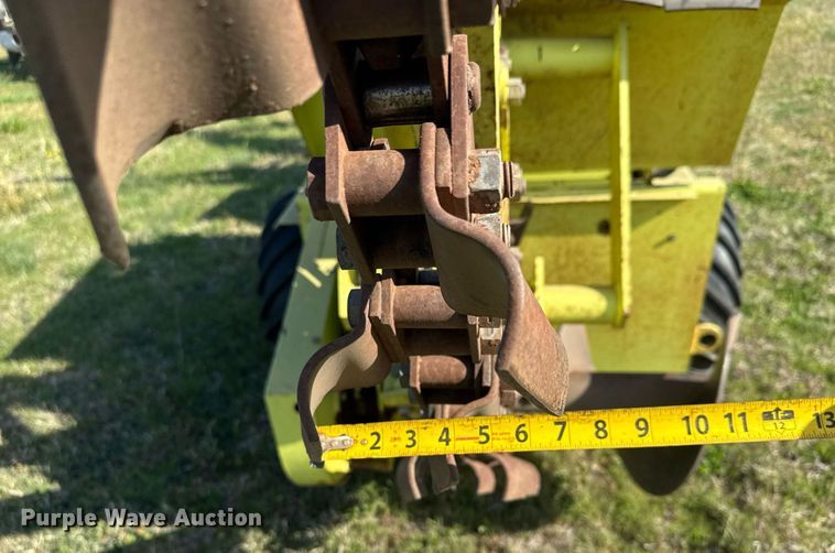 image for item EQ1326 1985 Case 30 + 4 trencher