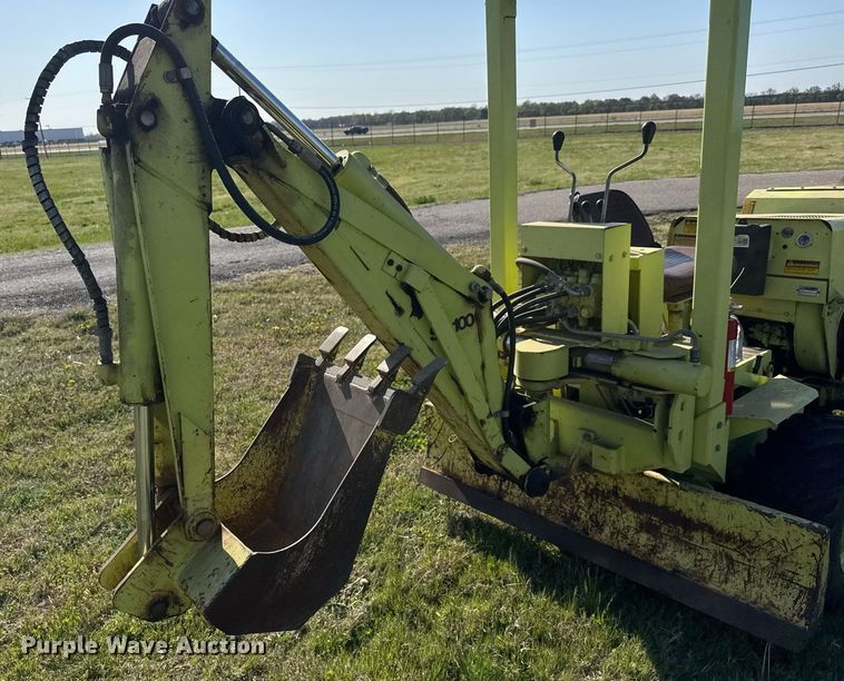 image for item EQ1326 1985 Case 30 + 4 trencher