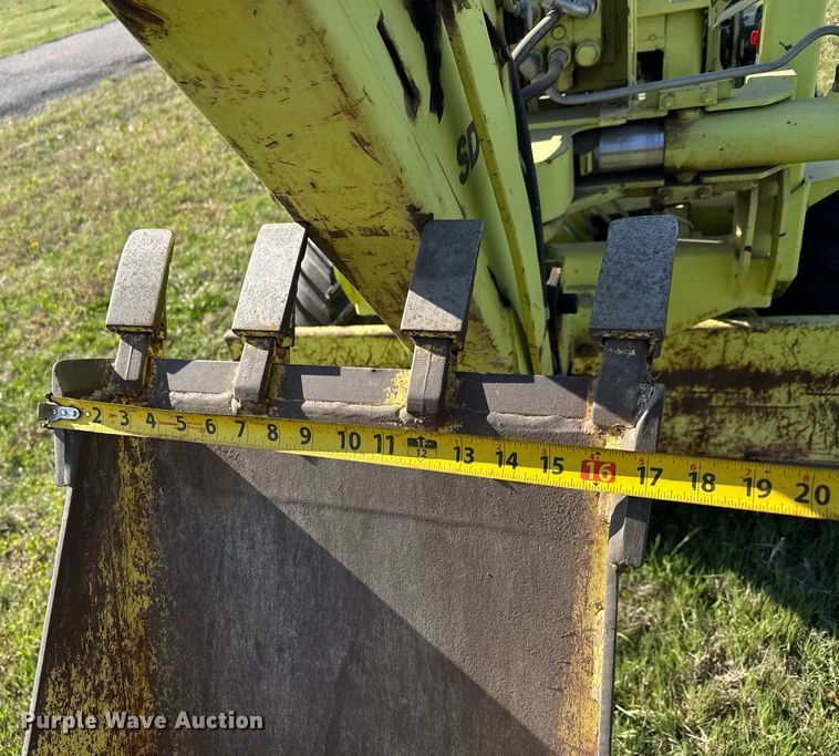 image for item EQ1326 1985 Case 30 + 4 trencher