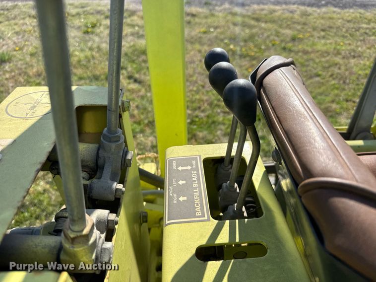 image for item EQ1326 1985 Case 30 + 4 trencher