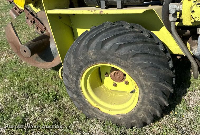 image for item EQ1326 1985 Case 30 + 4 trencher