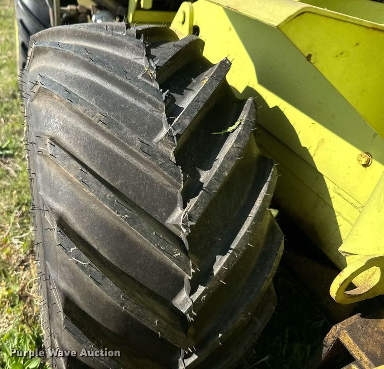 image for item EQ1326 1985 Case 30 + 4 trencher