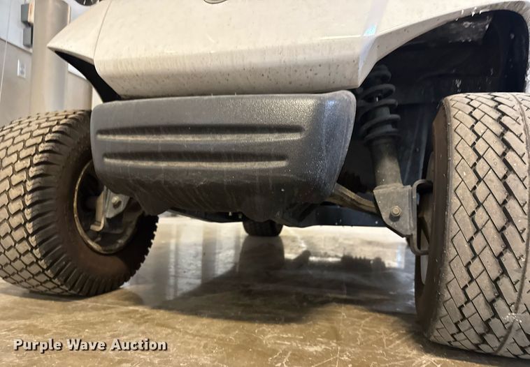 image for item EQ1328 2007 Yamaha YDRE golf cart