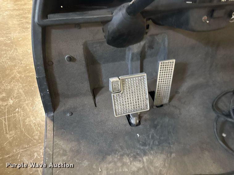 image for item EQ1328 2007 Yamaha YDRE golf cart