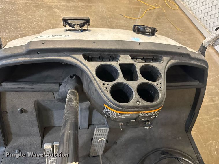 image for item EQ1328 2007 Yamaha YDRE golf cart