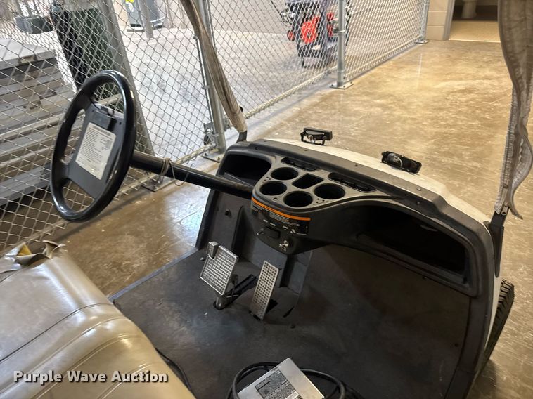 image for item EQ1328 2007 Yamaha YDRE golf cart