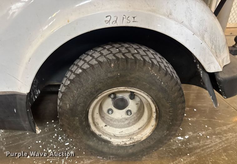 image for item EQ1328 2007 Yamaha YDRE golf cart