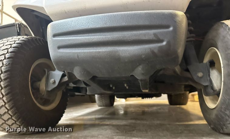 image for item EQ1329 2007 Yamaha YDRE golf cart