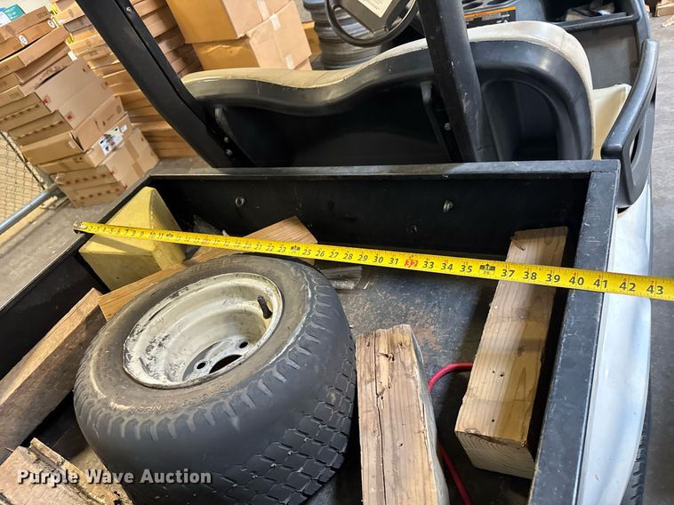 image for item EQ1329 2007 Yamaha YDRE golf cart