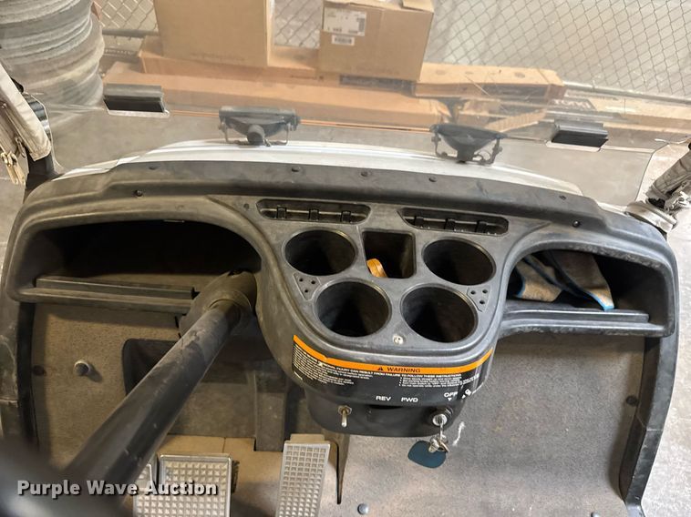 image for item EQ1329 2007 Yamaha YDRE golf cart