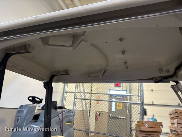 image for item EQ1329 2007 Yamaha YDRE golf cart