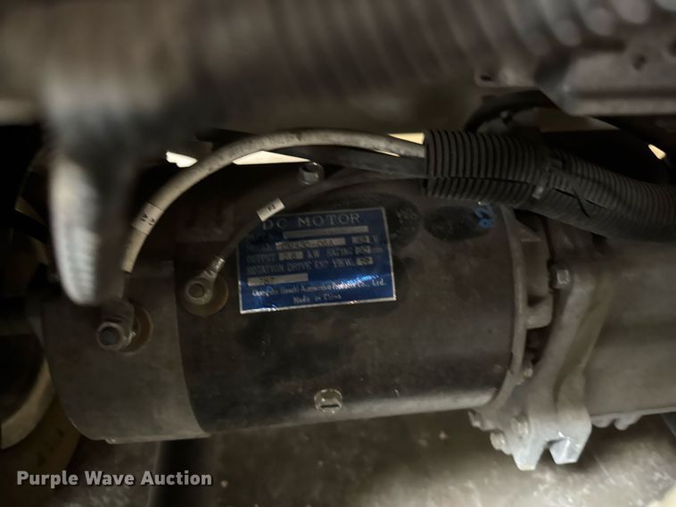 image for item EQ1329 2007 Yamaha YDRE golf cart