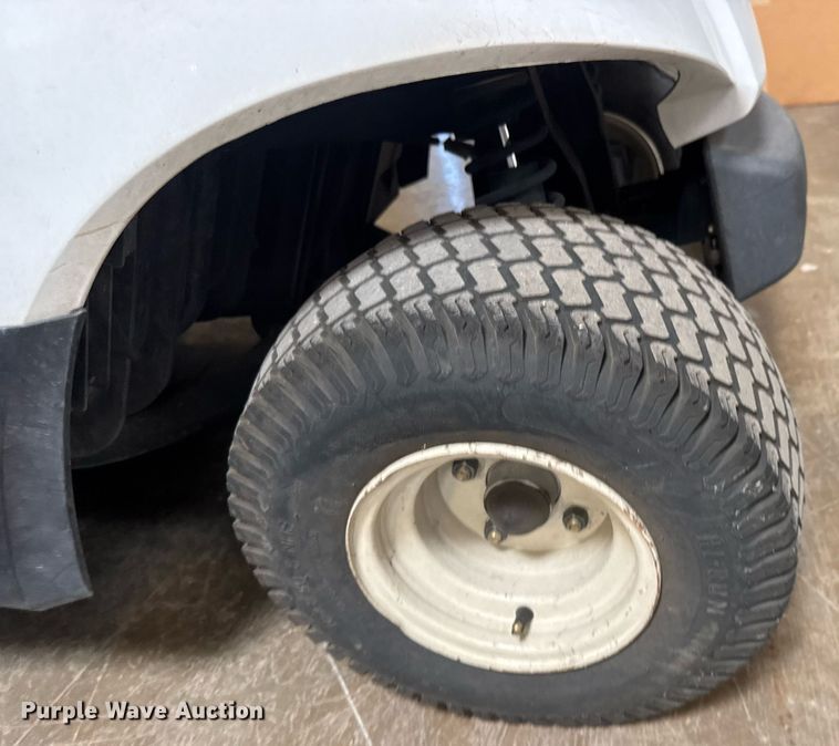 image for item EQ1329 2007 Yamaha YDRE golf cart