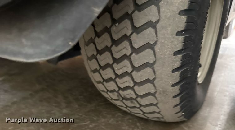 image for item EQ1329 2007 Yamaha YDRE golf cart