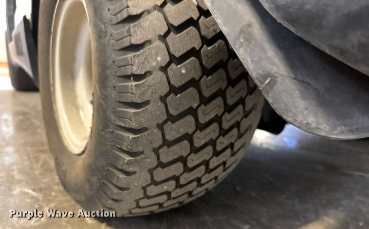 image for item EQ1329 2007 Yamaha YDRE golf cart