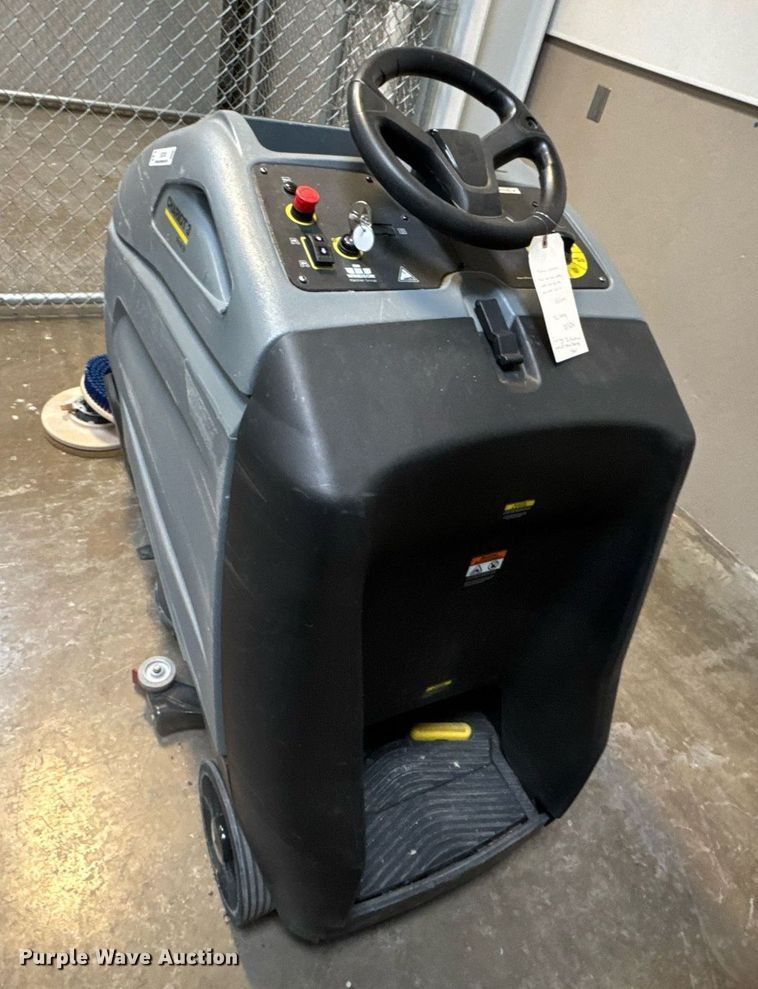 image for item EQ1330 Windsor Chariot 3 iScrub 26 floor scrubber