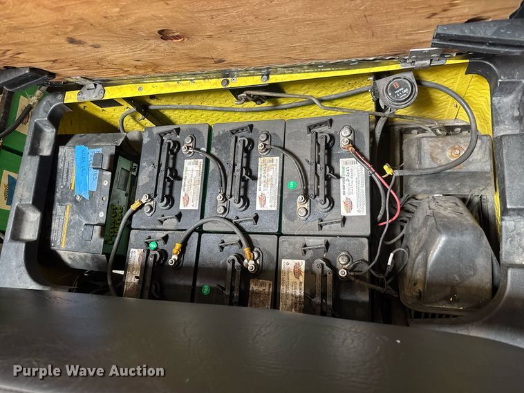 image for item EQ1334 2001 E-Z-Go Workhorse golf cart