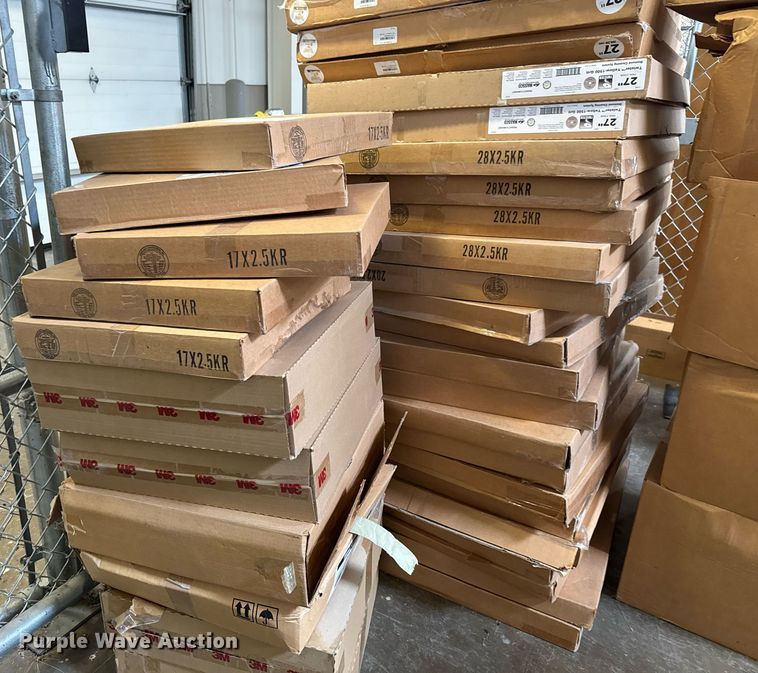 image for item EQ1336 Approximately 39 boxes of burnisher radial floor pads