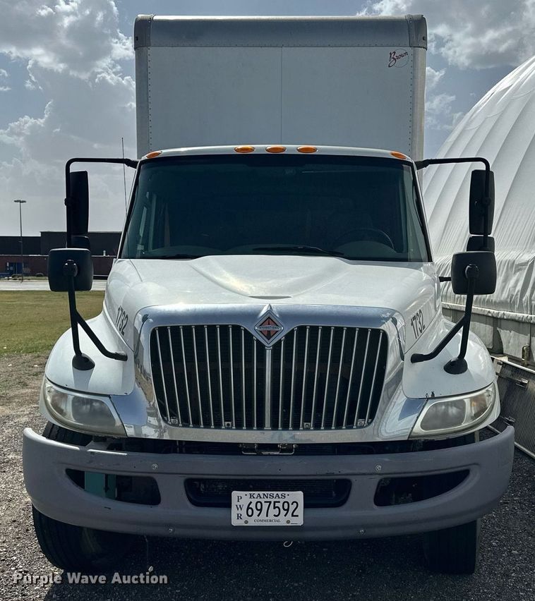 image for item DF8465 2012 International DuraStar 4300 box truck