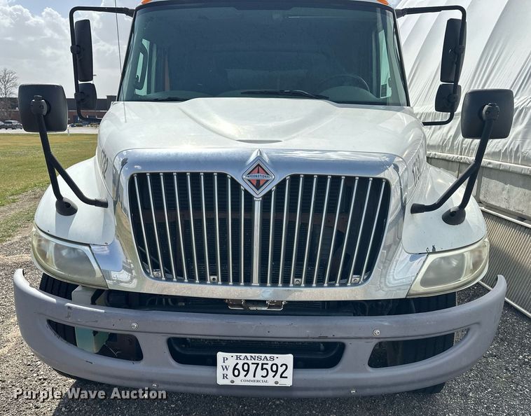 image for item DF8465 2012 International DuraStar 4300 box truck