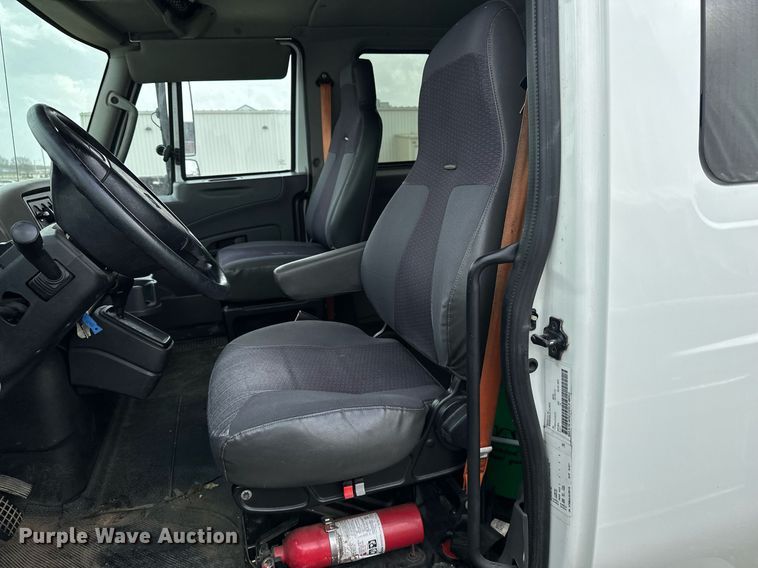 image for item DF8465 2012 International DuraStar 4300 box truck