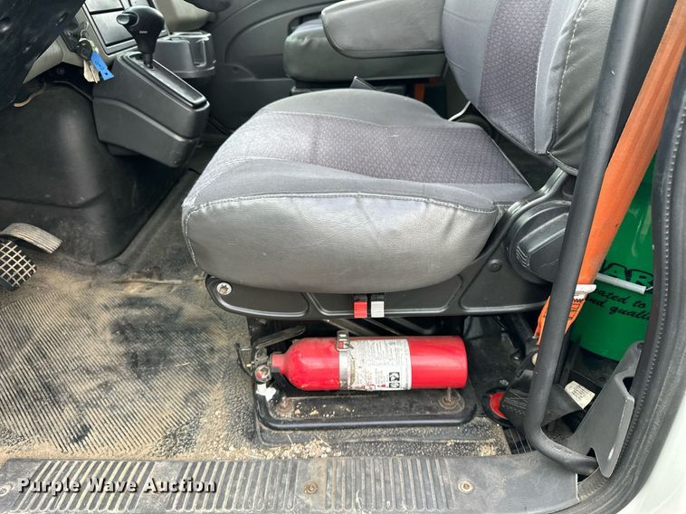 image for item DF8465 2012 International DuraStar 4300 box truck