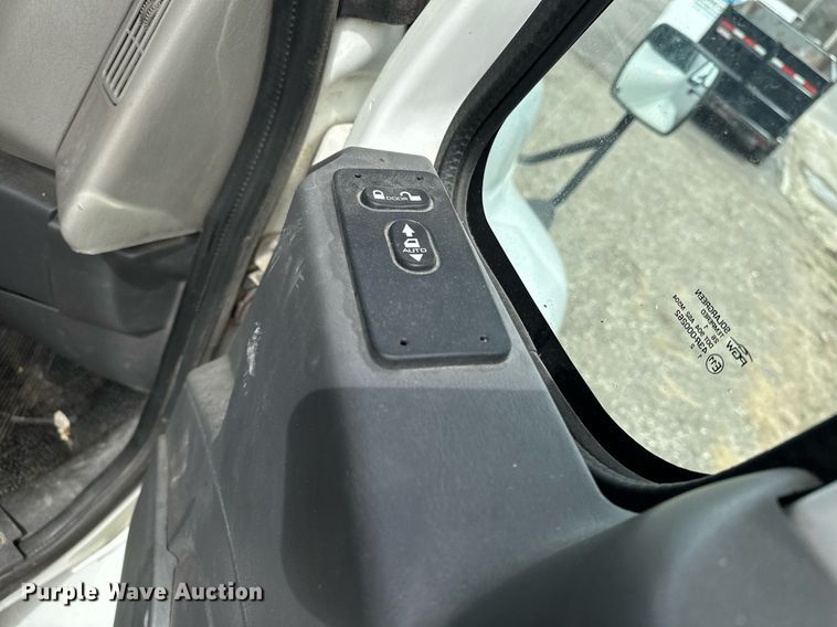 image for item DF8465 2012 International DuraStar 4300 box truck