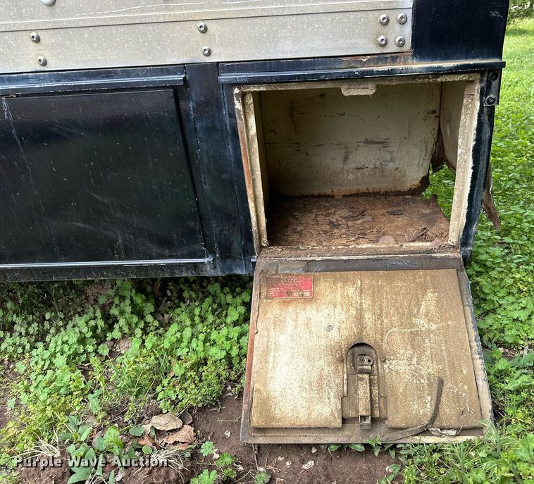 image for item DF8479 Grumman box truck bed