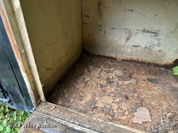 image for item DF8479 Grumman box truck bed